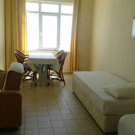 Orange Grove Apart *